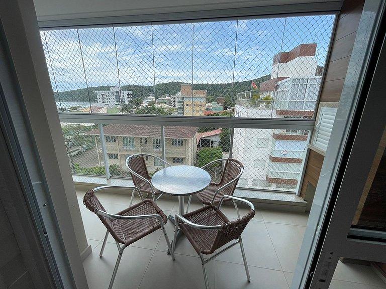 Cód 157 - Apartamento a apenas 100 metros do mar!