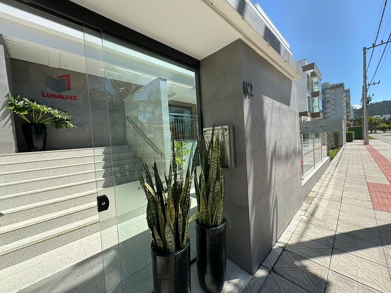 Cód 161 - Apartamento com Spa privativa a 100m do mar