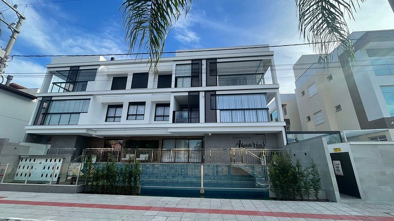 Cód 161 - Apartamento com Spa privativa a 100m do mar