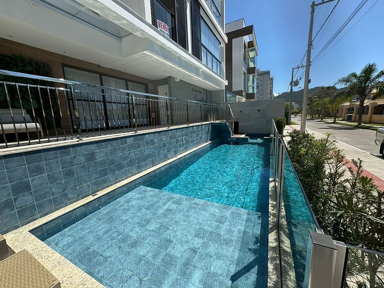 Cód 161 - Apartamento com Spa privativa a 100m do mar