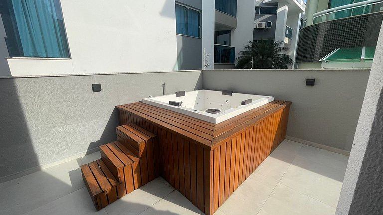Cód 161 - Apartamento com Spa privativa a 100m do mar