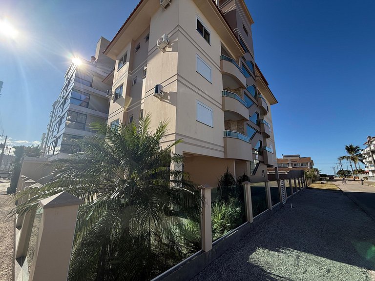 Cód 179 - Apartamento a 70m do mar com 2 dormitórios em Palm