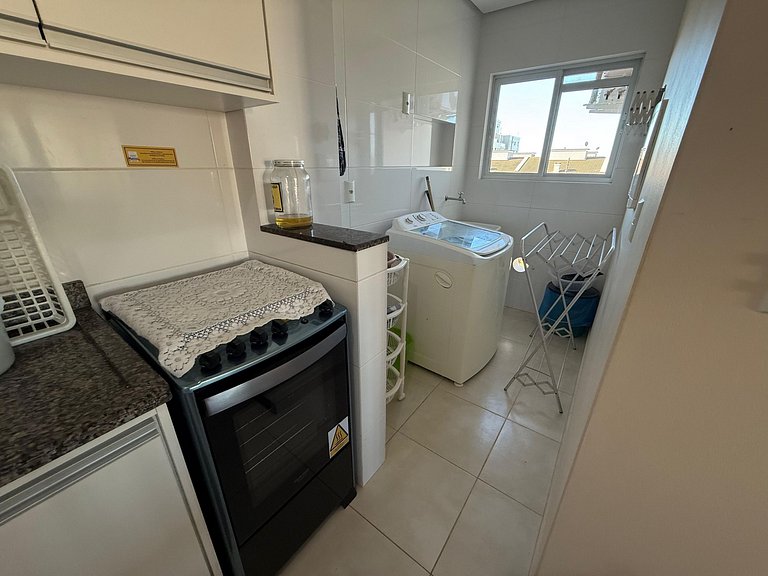 Cód 181 - Apartamento a 70 metros do mar com 2 dormitórios