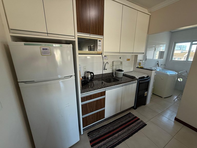 Cód 181 - Apartamento a 70 metros do mar com 2 dormitórios