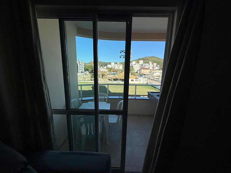 Cód 181 - Apartamento a 70 metros do mar com 2 dormitórios