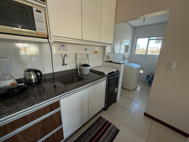 Cód 181 - Apartamento a 70 metros do mar com 2 dormitórios