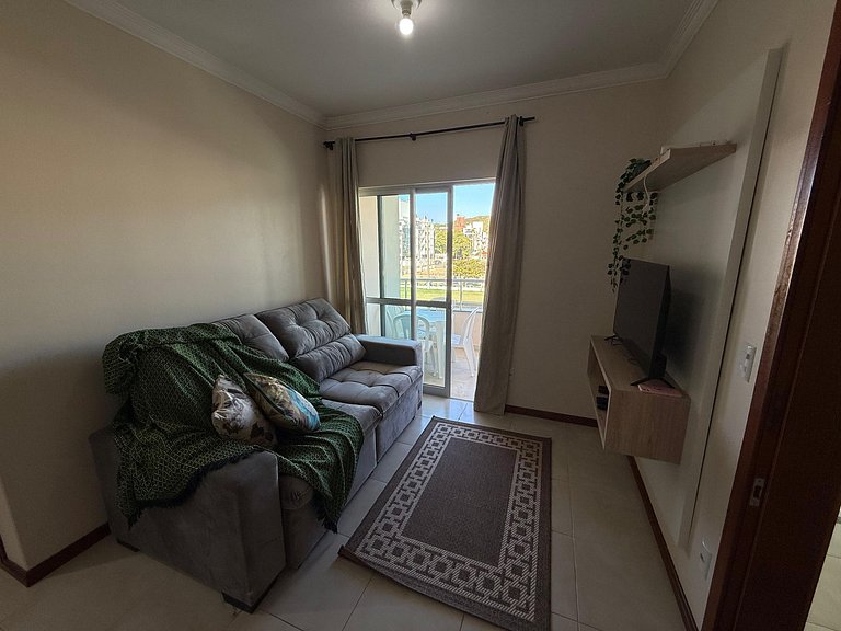 Cód 181 - Apartamento a 70 metros do mar com 2 dormitórios