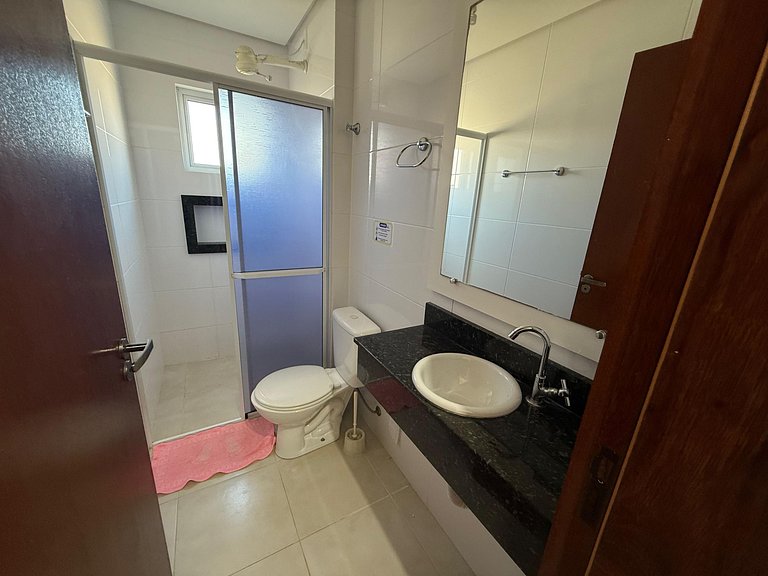 Cód 181 - Apartamento a 70 metros do mar com 2 dormitórios