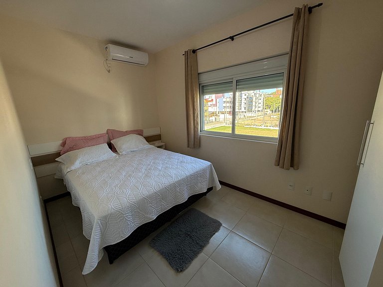 Cód 181 - Apartamento a 70 metros do mar com 2 dormitórios