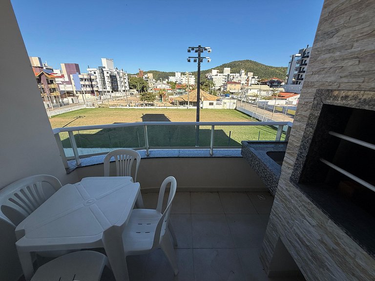 Cód 181 - Apartamento a 70 metros do mar com 2 dormitórios