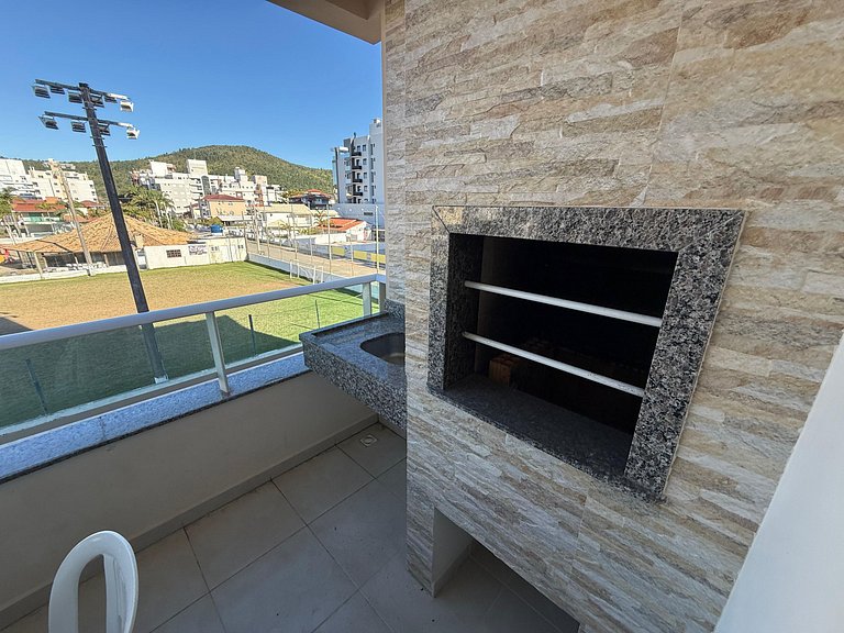 Cód 181 - Apartamento a 70 metros do mar com 2 dormitórios