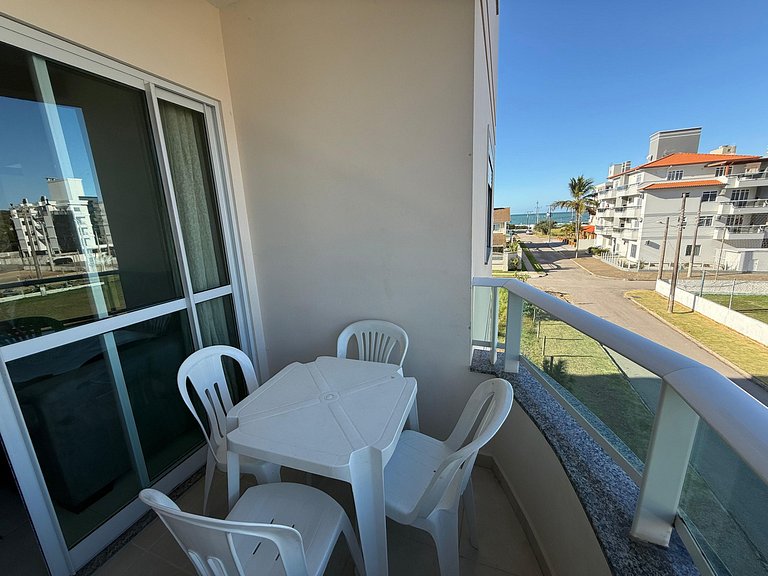 Cód 181 - Apartamento a 70 metros do mar com 2 dormitórios