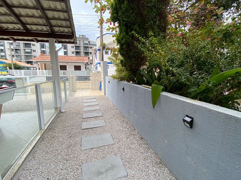 Cód 128 - Apartamento a 300m da Praia de Palmas