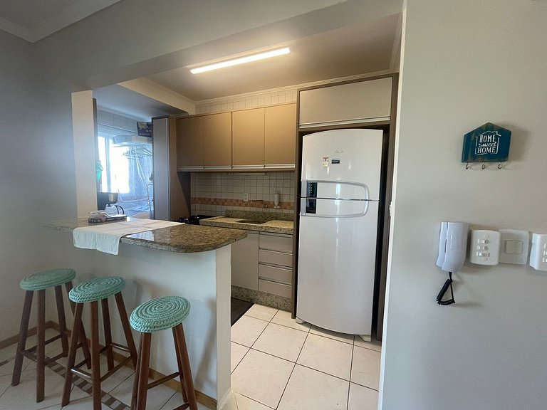 cód 154 - Excelente apartamento apenas 200m do mar