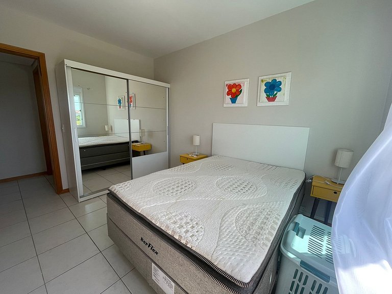 cód 154 - Excelente apartamento apenas 200m do mar