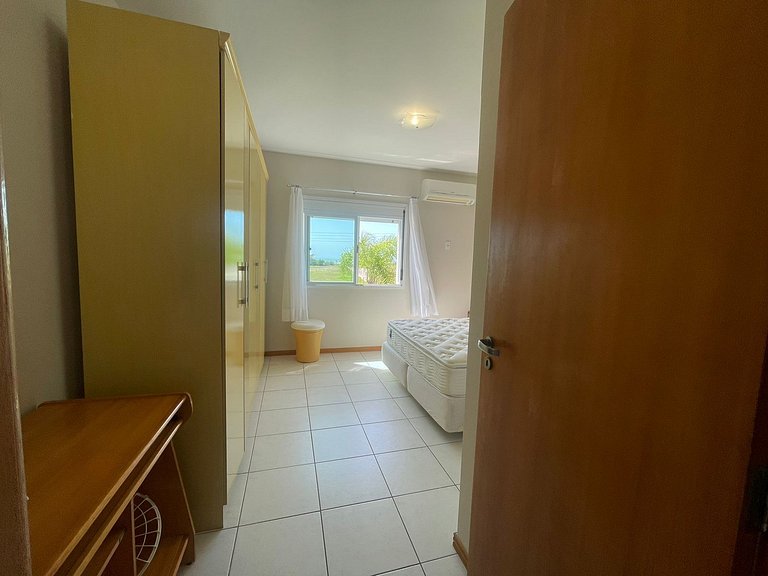 cód 154 - Excelente apartamento apenas 200m do mar