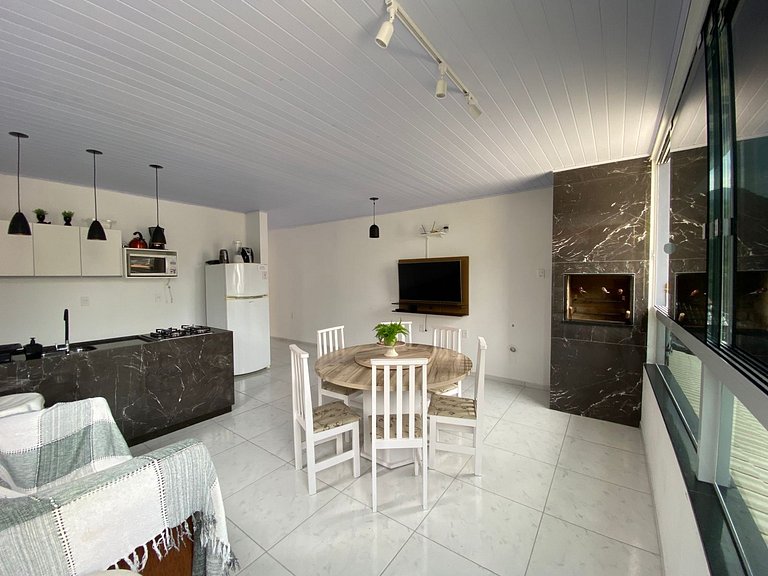 Cód 128 - Apartamento a 300m da Praia de Palmas