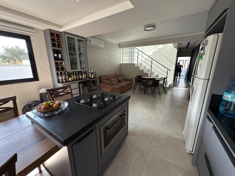 Cód 136 - Casa espetacular na zona central