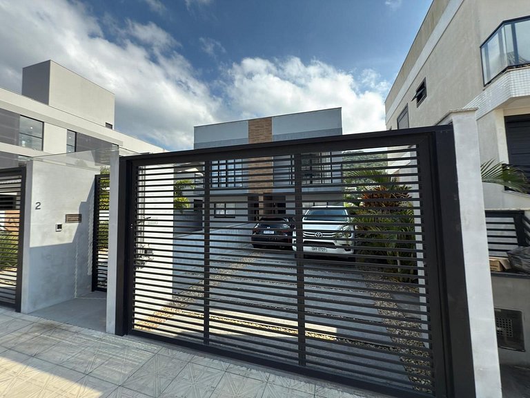 Cód 136 - Casa espetacular na zona central