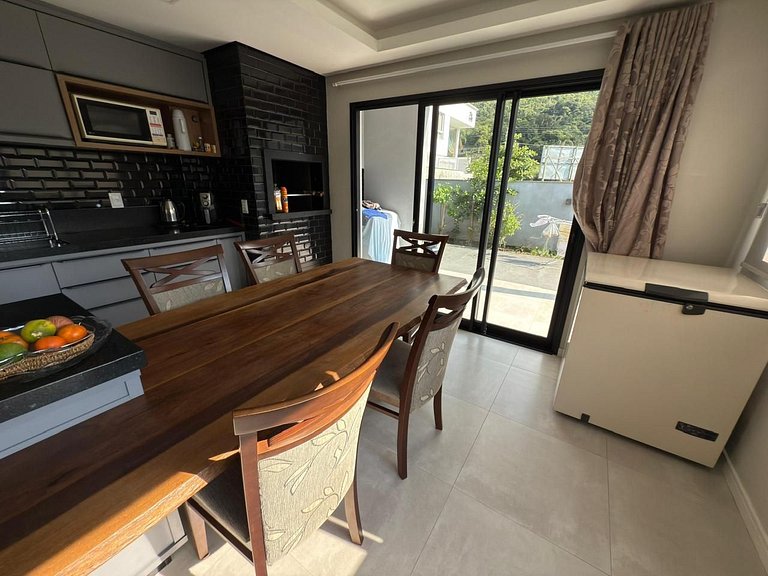 Cód 136 - Casa espetacular na zona central