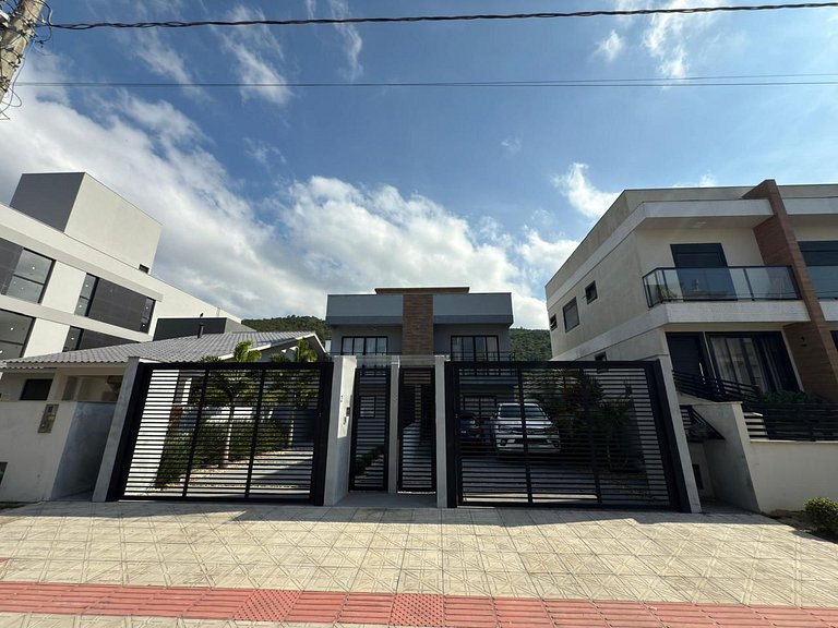 Cód 136 - Casa espetacular na zona central