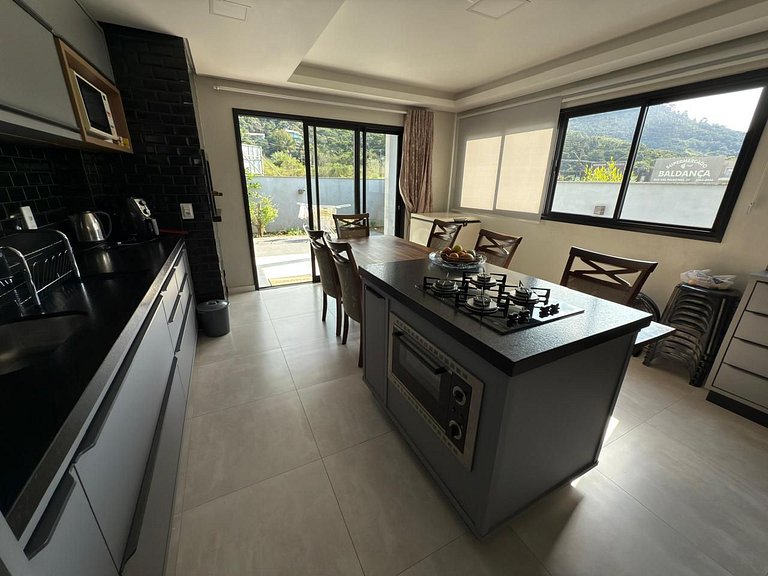 Cód 136 - Casa espetacular na zona central