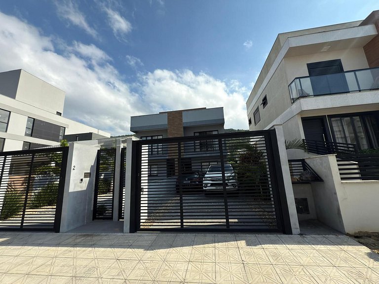 Cód 136 - Casa espetacular na zona central