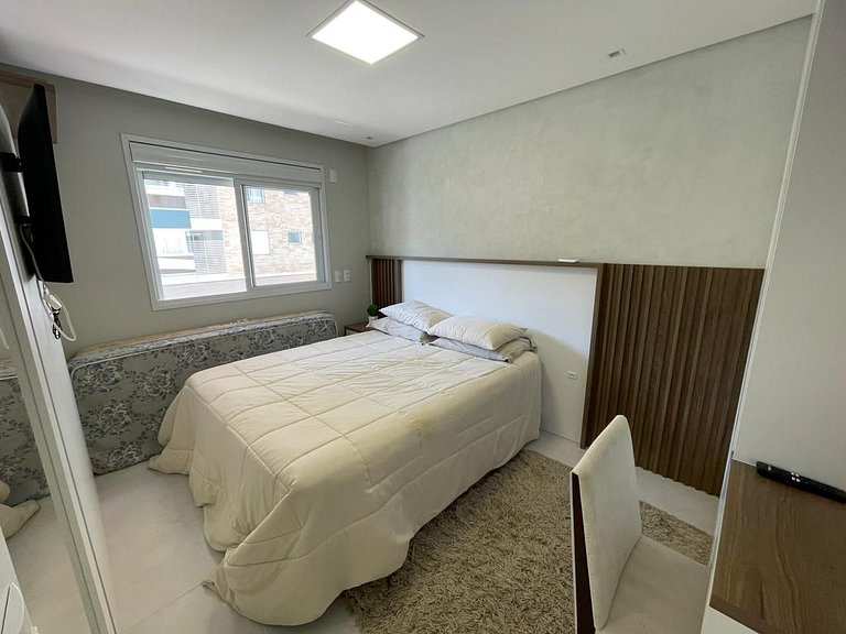 Cód 158 - Apartamento á 300m do mar.