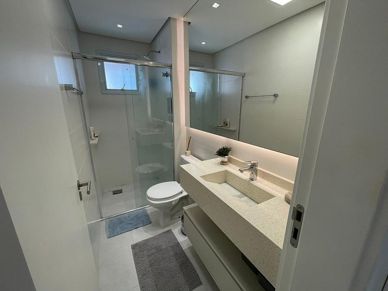 Cód 158 - Apartamento á 300m do mar.