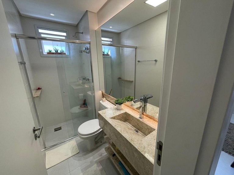 Cód 158 - Apartamento á 300m do mar.