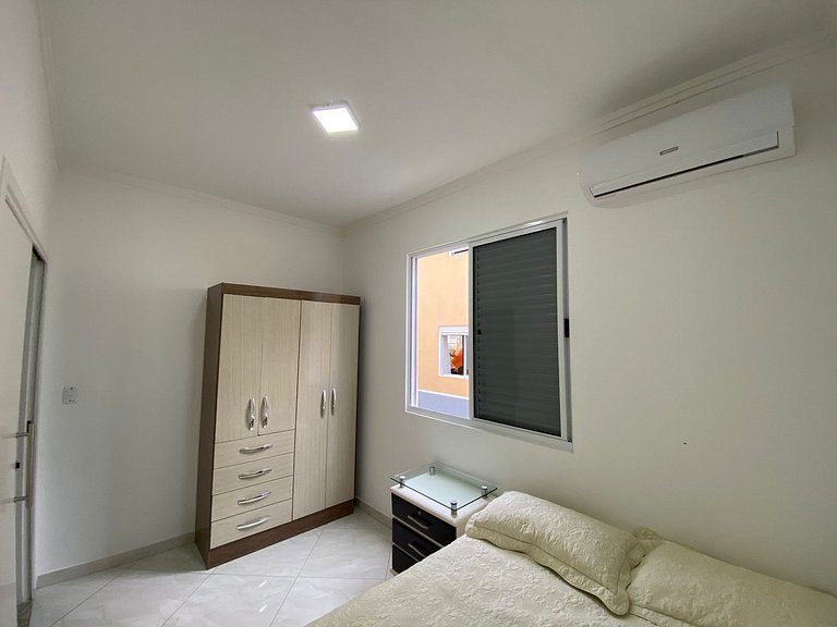 Cód 129 - Casa c/ sinuca a 300m da praia