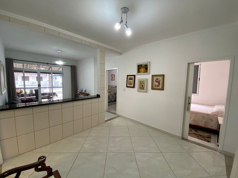 Cód 129 - Casa c/ sinuca a 300m da praia