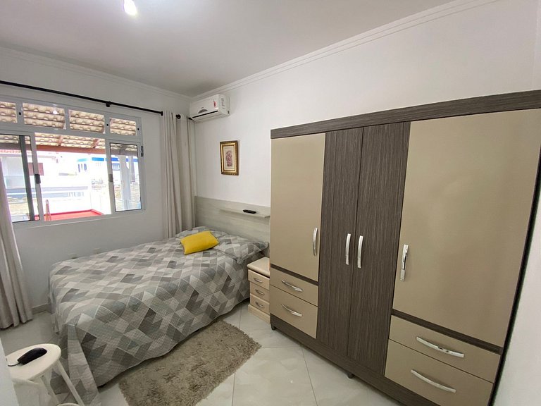 Cód 129 - Casa c/ sinuca a 300m da praia