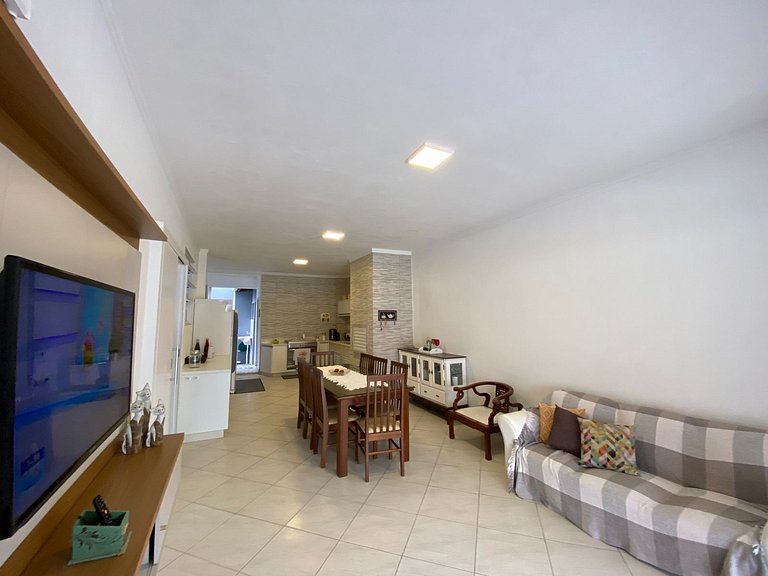 Cód 129 - Casa c/ sinuca a 300m da praia