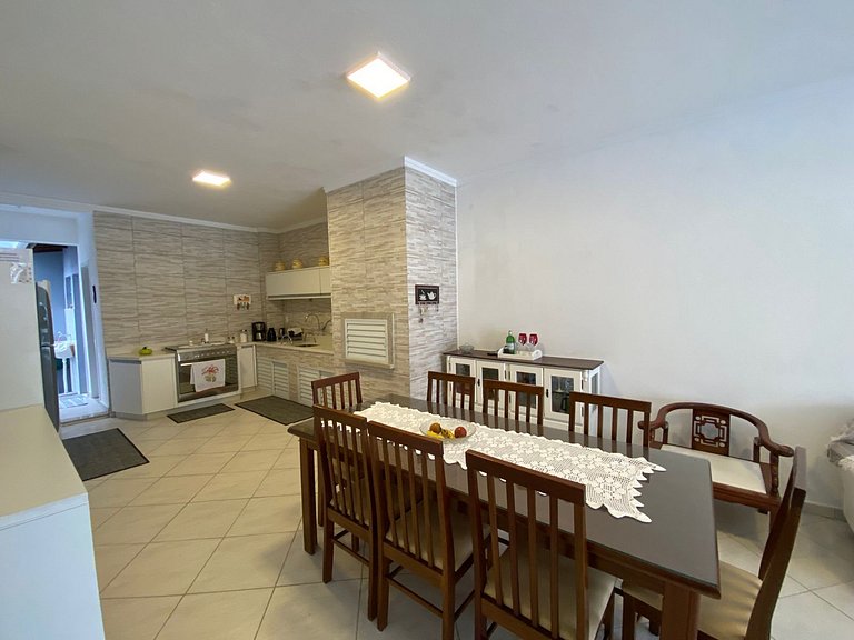 Cód 129 - Casa c/ sinuca a 300m da praia