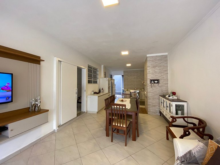 Cód 129 - Casa c/ sinuca a 300m da praia