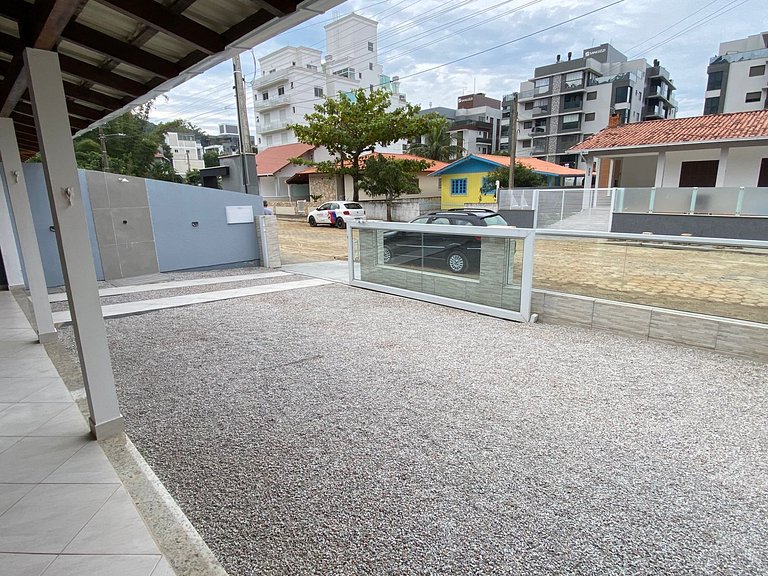 Cód 129 - Casa c/ sinuca a 300m da praia