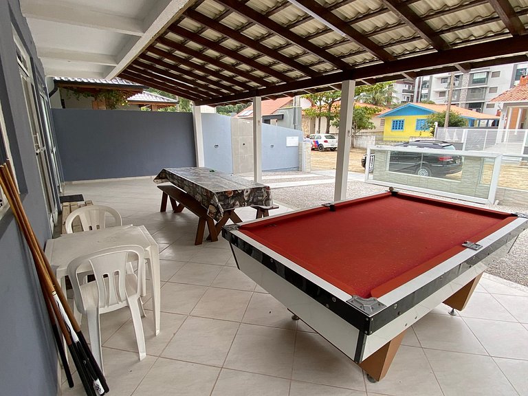 Cód 129 - Casa c/ sinuca a 300m da praia