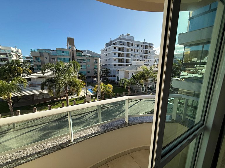 Cód 182 - Apartamento bem localizado á 70m do mar