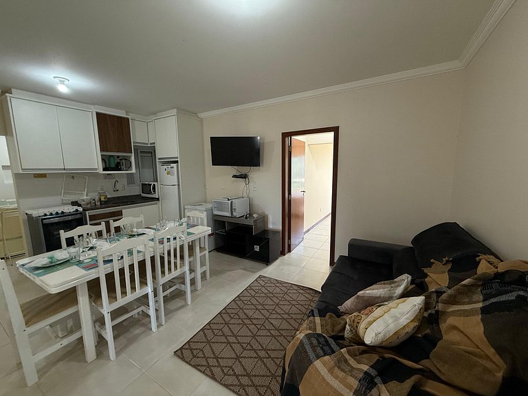 Cód 182 - Apartamento bem localizado á 70m do mar