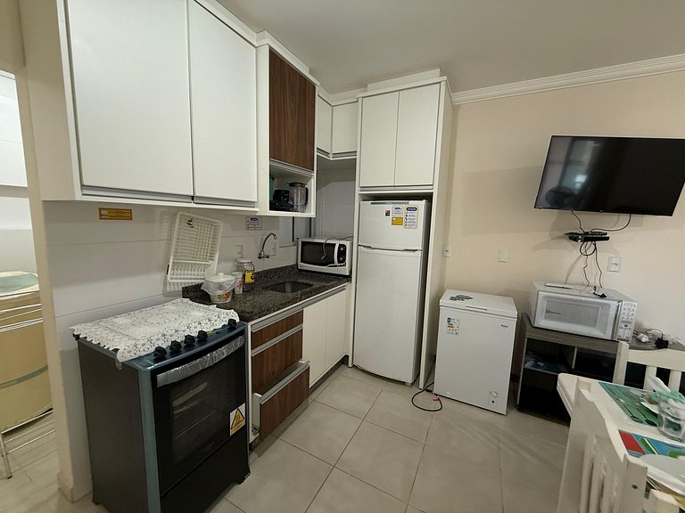 Cód 182 - Apartamento bem localizado á 70m do mar