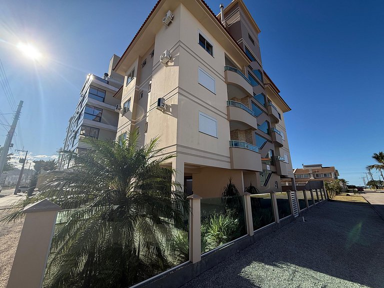 Cód 182 - Apartamento bem localizado á 70m do mar