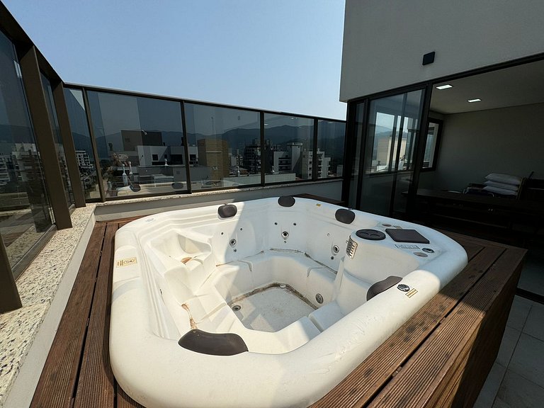 Cód 83 - Cobertura com jacuzzi
