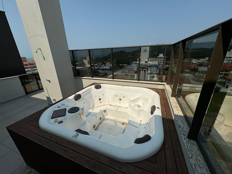 Cód 83 - Cobertura com jacuzzi