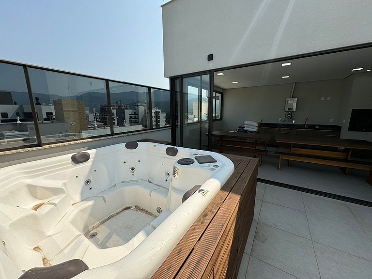 Cód 83 - Cobertura com jacuzzi