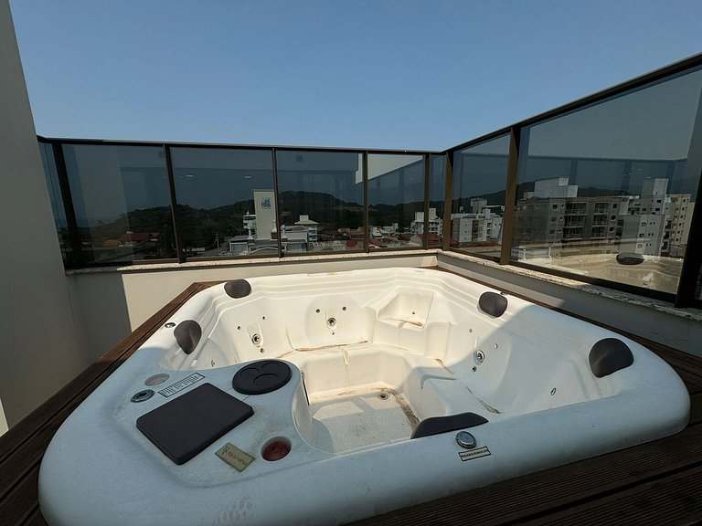 Cód 83 - Cobertura com jacuzzi