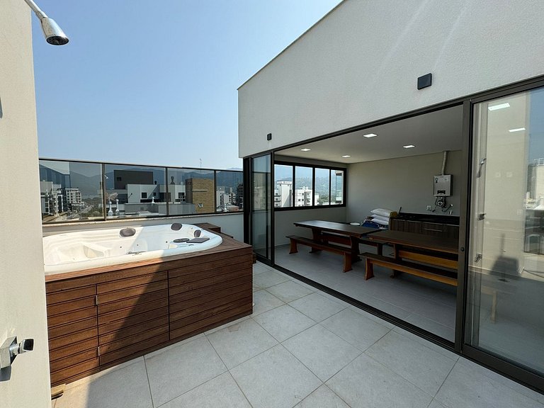 Cód 83 - Cobertura com jacuzzi