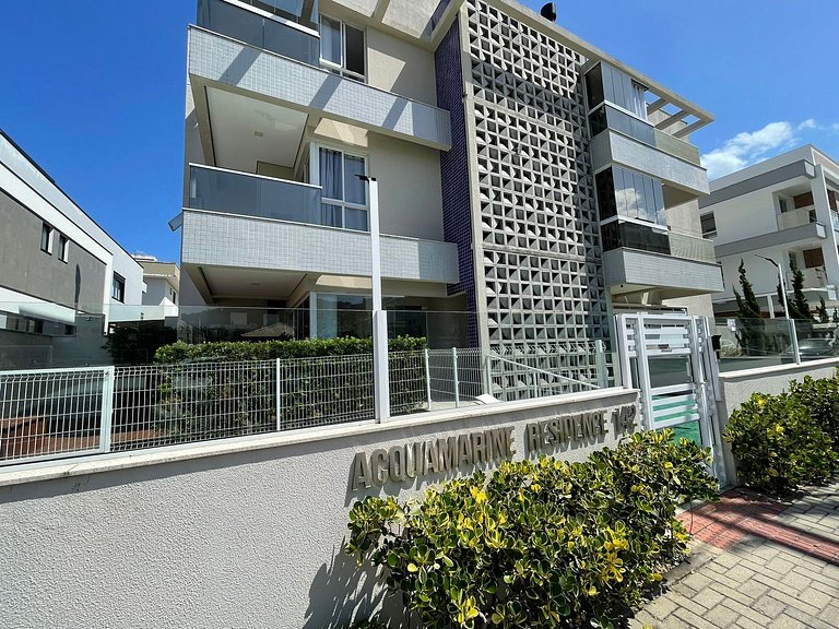 Cód 176- Apartamento duas suítes com piscina