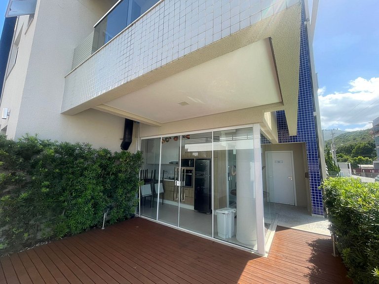 Cód 176- Apartamento duas suítes com piscina