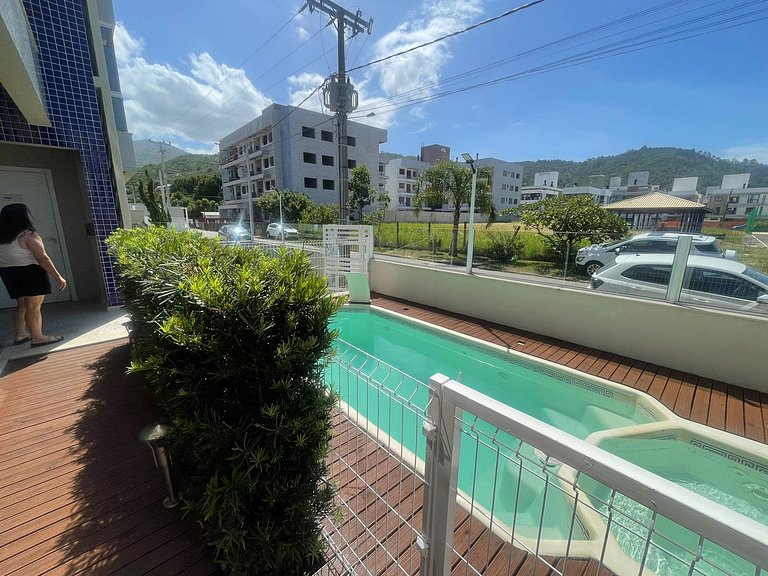 Cód 176- Apartamento duas suítes com piscina